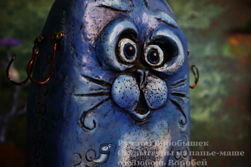 синий кот мультяшный смешной прикольный синего цвета синий котик коты веселый кот фигурка скульптура интерьер рисунок голубой кот котофей